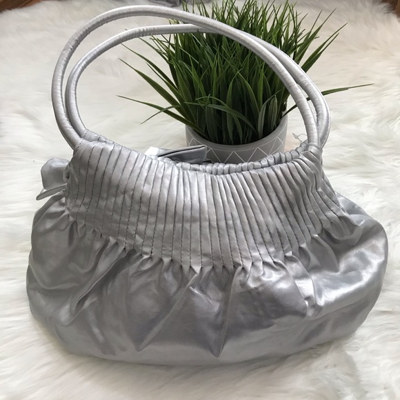 Silver hobo bag with bow - Picture 2 of 3